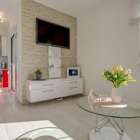 Ive Apartment *